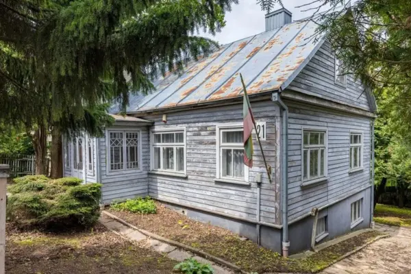 Historic poet Brazdžionis' house for sale in Kaunas