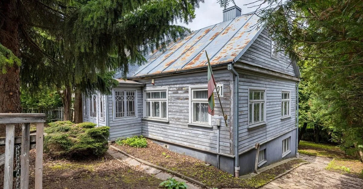 Historic poet Brazdžionis' house for sale in Kaunas