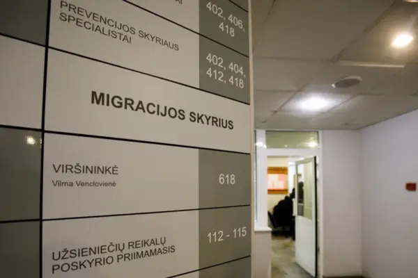 Seimas imasi prezidento siūlymo nustatyti terminuotus darbo leidimus užsieniečiams