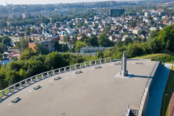 The unique interwar sculpture "Thunder Horses" has been restored at the top of Milikonys Hill