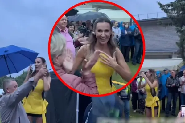 At Katažina's concert – an unexpected incident: captured what the performer was doing