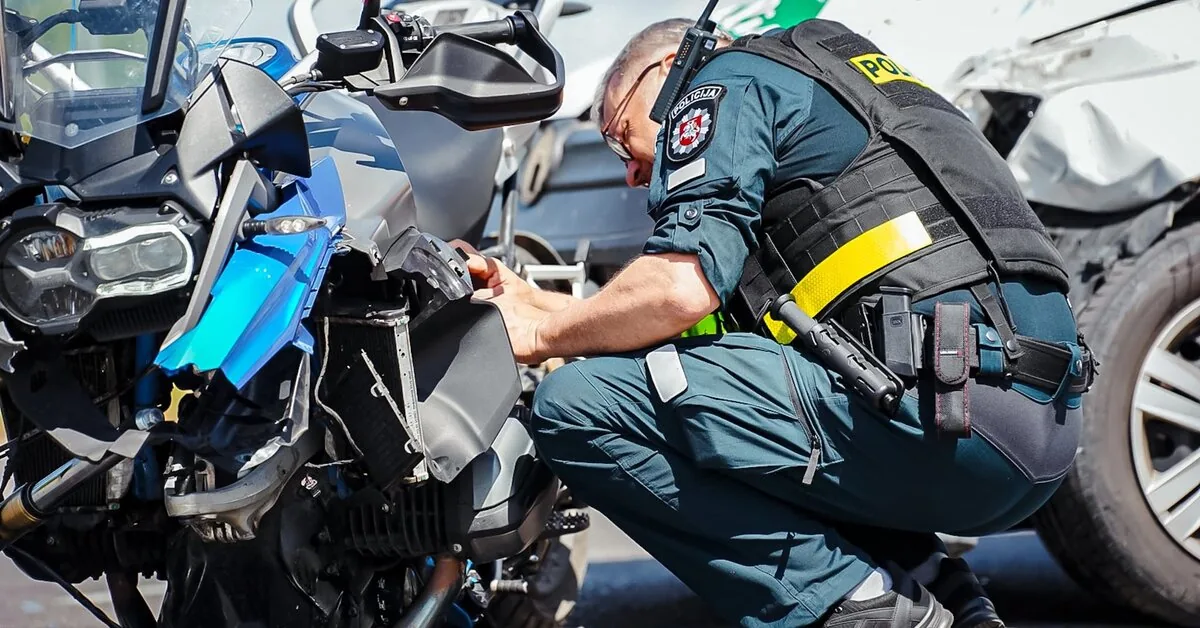 In Vilnius, a car failed to yield to a motorcycle: motorcyclist injured
