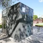 Kauno Santakos parko viešajame tualete užstrigo žmogus