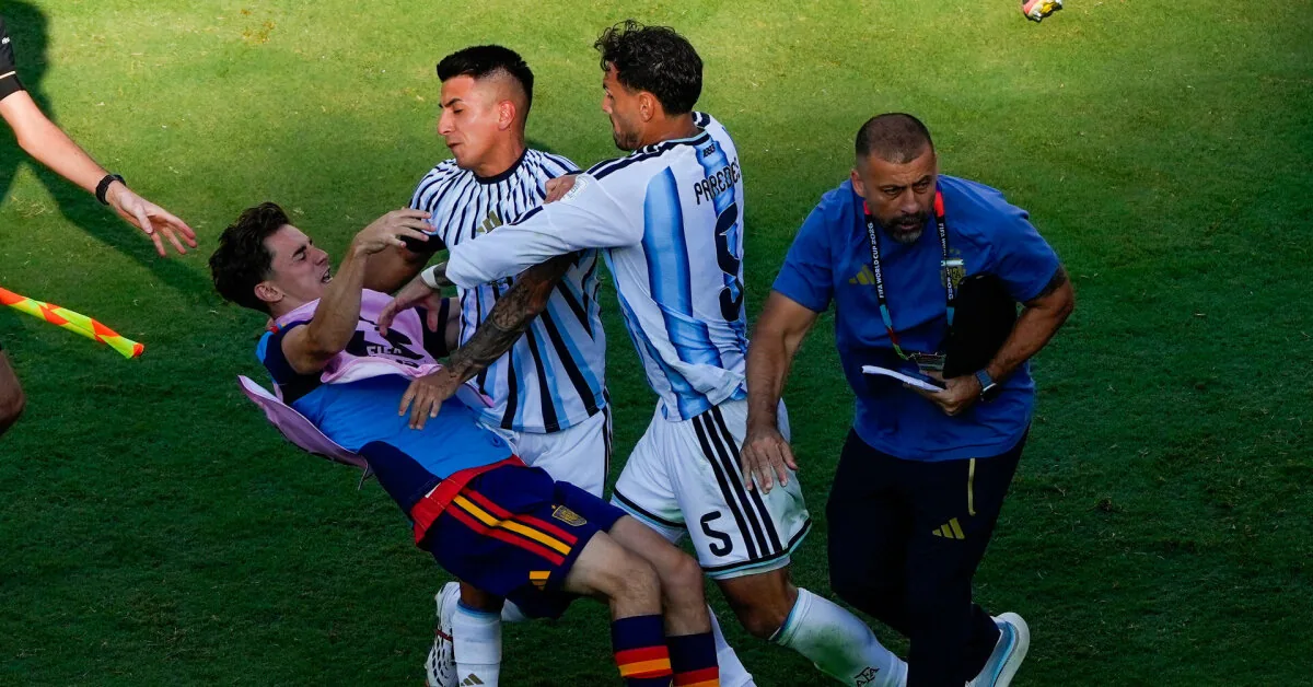 Final passions breakdown: what sparked the fight and where did the red card for the Argentine go?