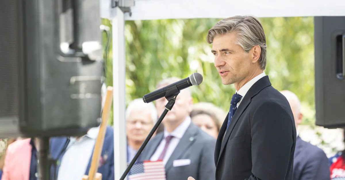 The diplomacy leader awarded diaspora representatives and organizations
