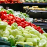Compare prices in different retail chains: a clear difference between shopping baskets