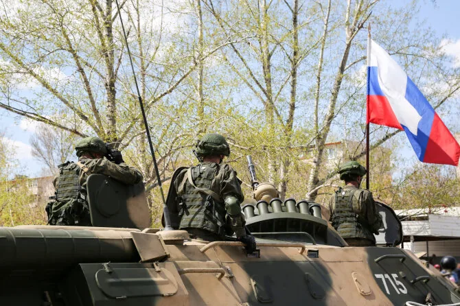 Shutterstock photo/Russian soldiers