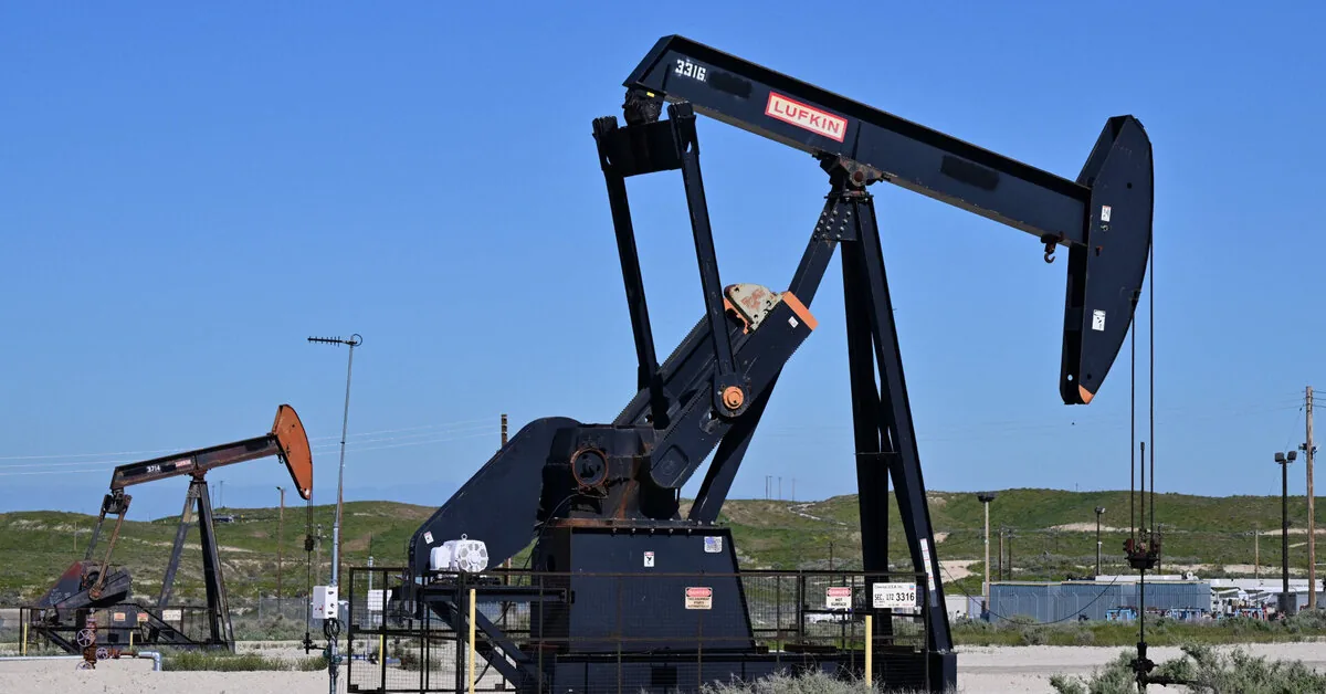 Brent oil price neared 100 US dollars