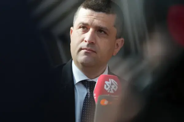 Romania reports agreements for the purchase of radars and helicopters worth 1 billion euros