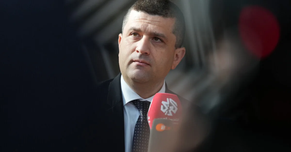 Romania reports agreements for the purchase of radars and helicopters worth 1 billion euros