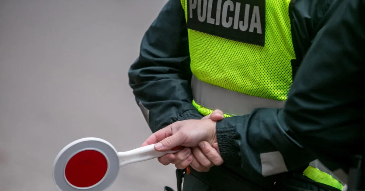 Drunk man detained in Kaišiadorys injured a police officer
