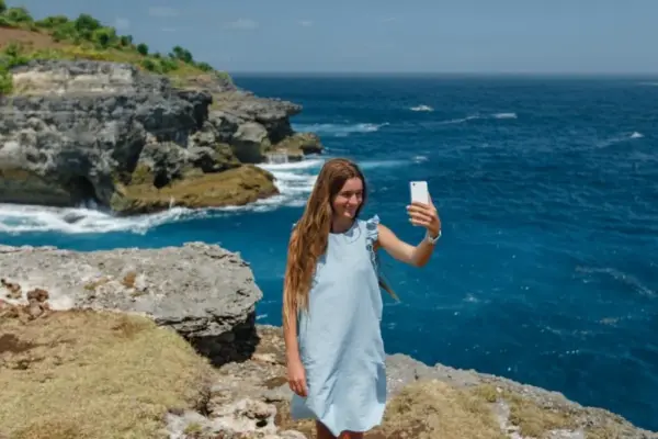 Sharing holiday impressions? This could be valuable information for scammers