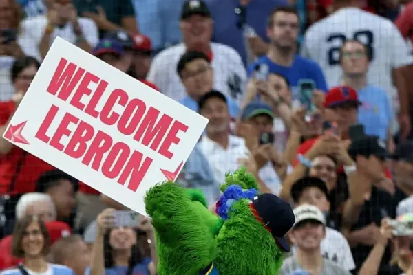 LeBron introduced with fanfare in Philadelphia chose a jersey number