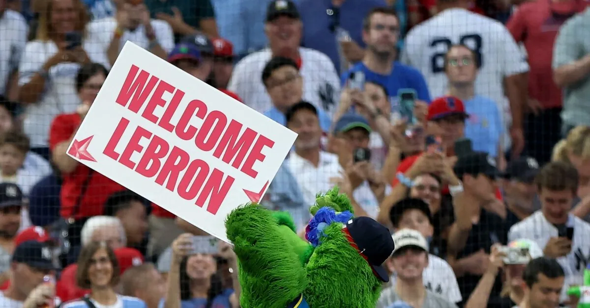 LeBron introduced with fanfare in Philadelphia chose a jersey number