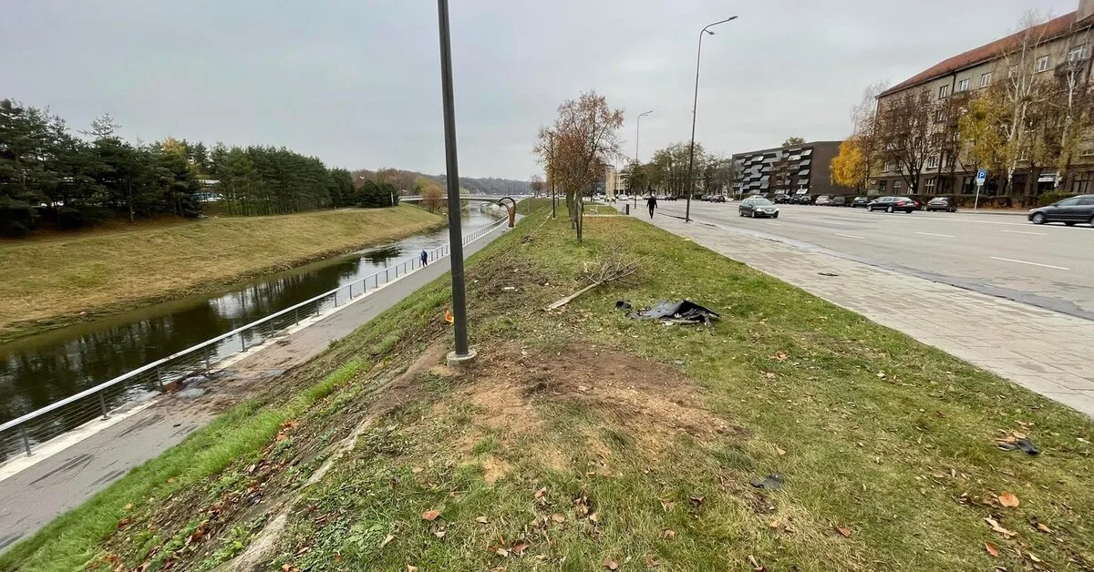 Two boys riding a scooter were injured on the Nemunas riverbank