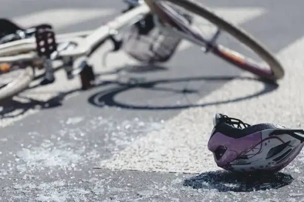 Two bicycles collided in Kaunas district: a minor sent a senior woman to the hospital
