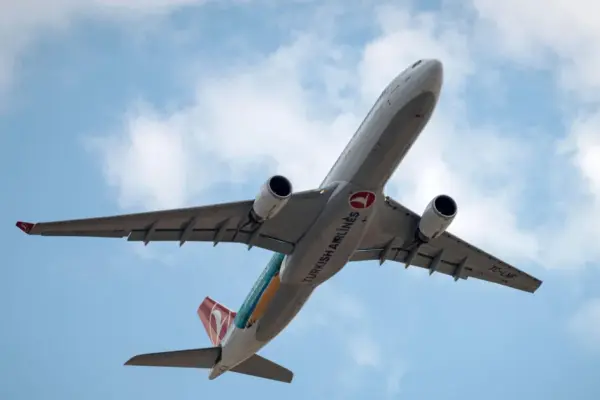 Running at record speed: American plane breaks record