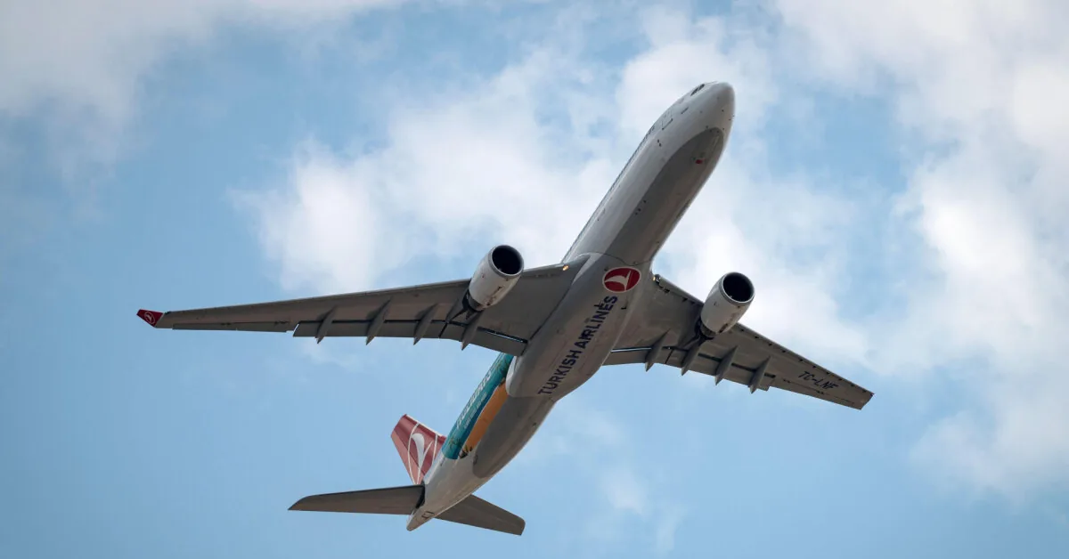 Running at record speed: American plane breaks record