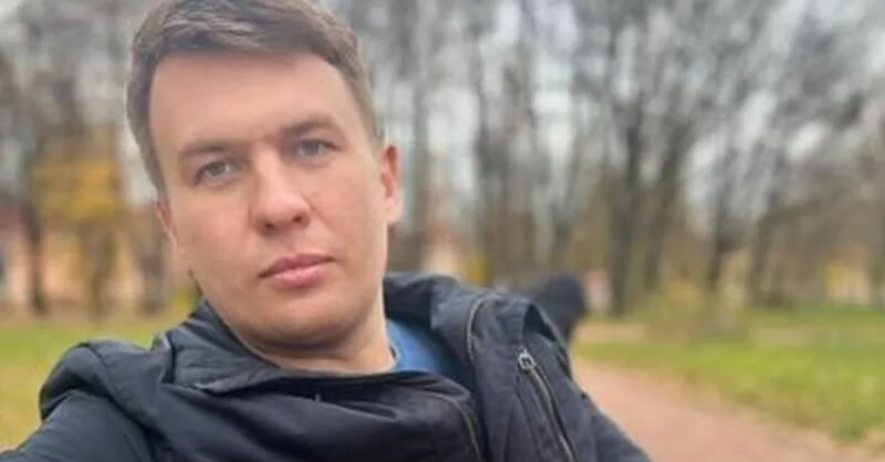 Pasakė, kad Putinas „bus išvestas su antrankiais“ ir papuolė už grotų