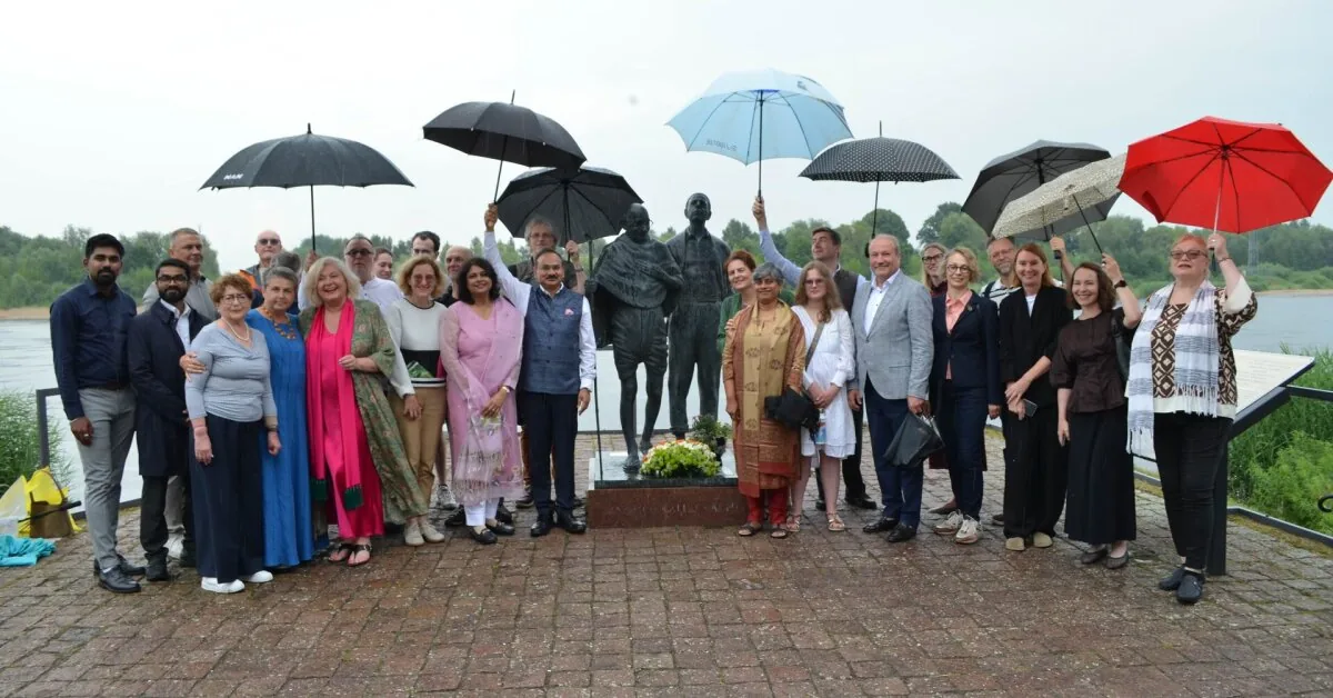 Award for merits in India-Lithuania friendship presented in Rusnė