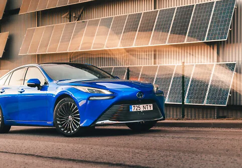 Second generation hydrogen-powered „Toyota Mirai“