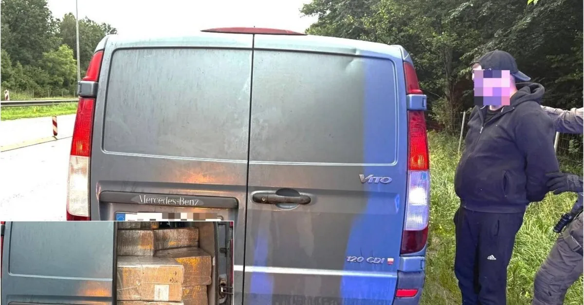 Border guards caught three Vilnius residents transporting Belarusian cigarettes thrown from a Kaliningrad train