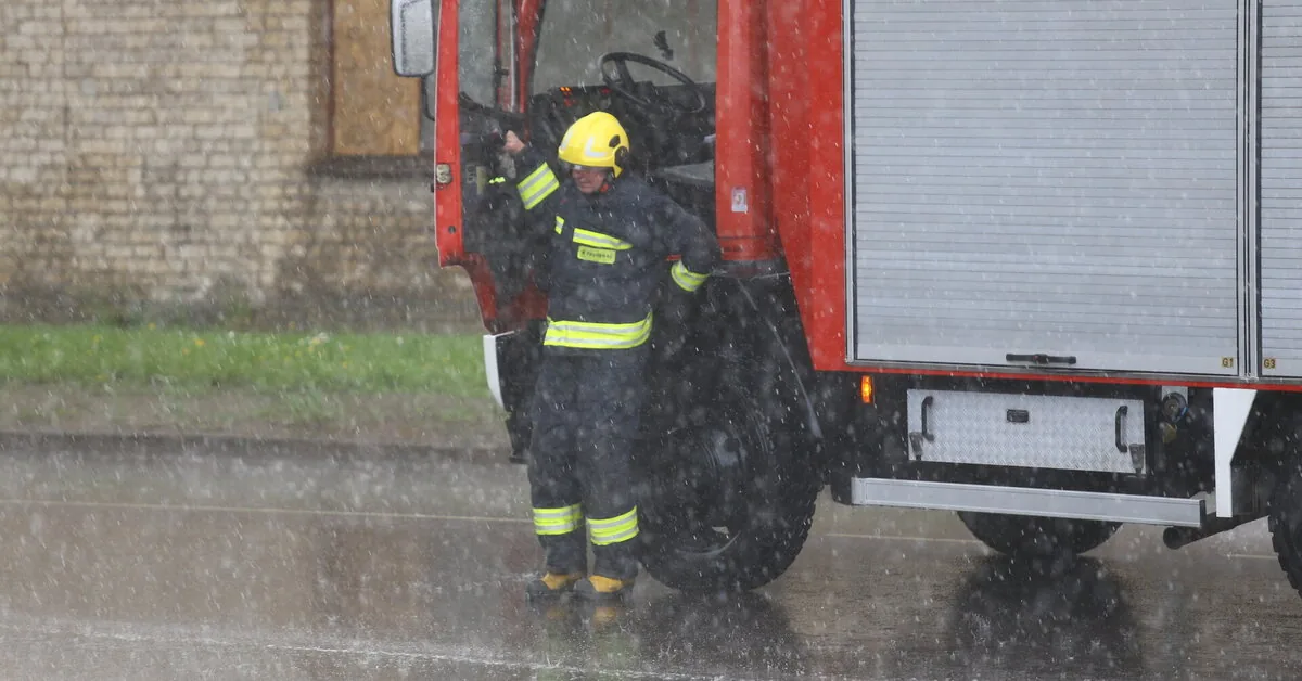 In Telšiai district, a residential house burned down: two people suffered burns