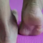 Do you walk barefoot at home? Doctors warn when it is beneficial and when it can seriously harm your feet