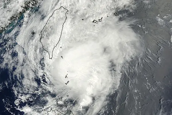 As Typhoon Noul approaches, China evacuates over a third of a million people