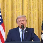 Short teleprompter operator bet on his speeches – earned more than 100 thousand dollars
