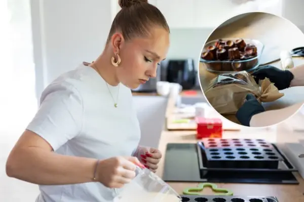 A 16-year-old baking cinnamon rolls by the seaside revealed the biggest mistakes: "The first time they turned out not cinnamon rolls, but little mushrooms"