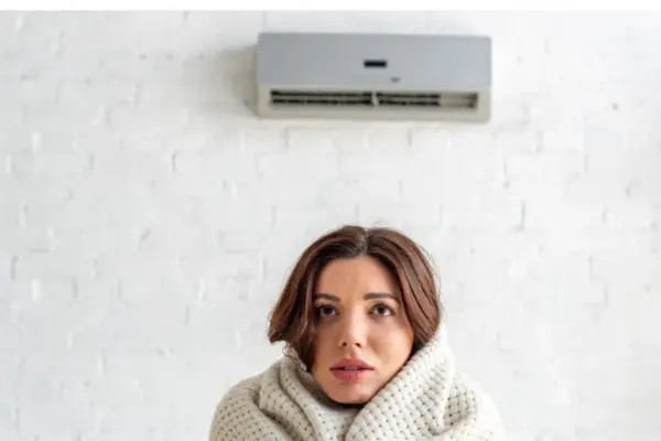 The doctor debunks the myth about air conditioners: the cause of colds is not the cold air at all