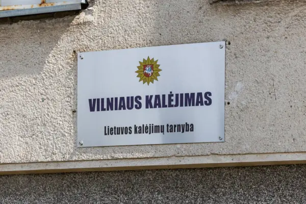 Two intoxicated officers arriving at work suspended in Vilnius prison