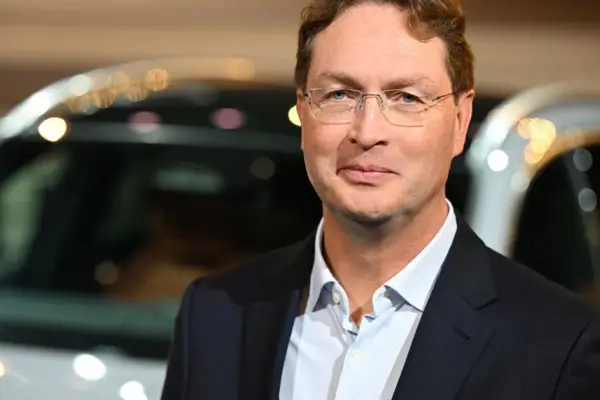 „Mercedes“ chief urges Germany to cut costs, increase productivity amid competition from China