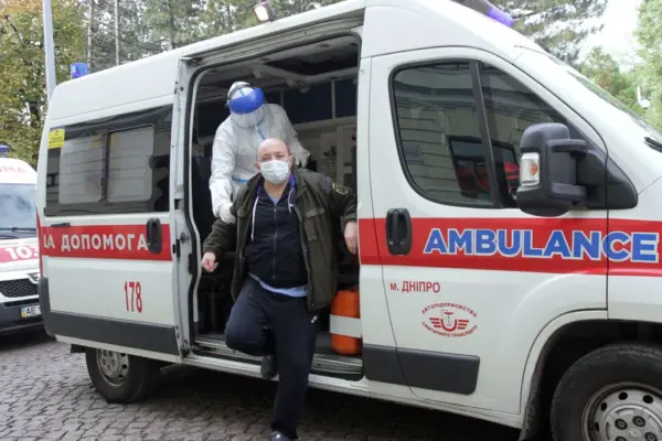 Ukrainian officials: four people killed in Russian strikes