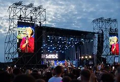 Emeli Sande at the Sea Festival concert