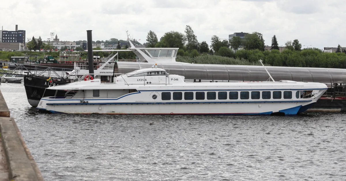 After almost two years of 'downtime', the Queen of Nemunas 'Raketa' sailed again to Nida