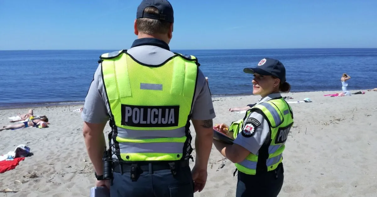 Romantic night on the beach turns sour: police have to investigate a crime