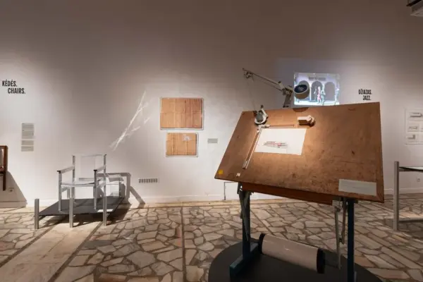 The exhibition dedicated to Tadui Baginskui reveals a dialogue between different generations of designers