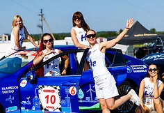 Start of the 'Women's Challenge supported by OlyBet' on the race track