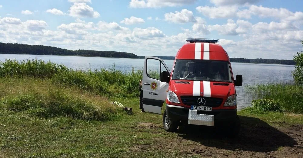 Woman's body found in the lake