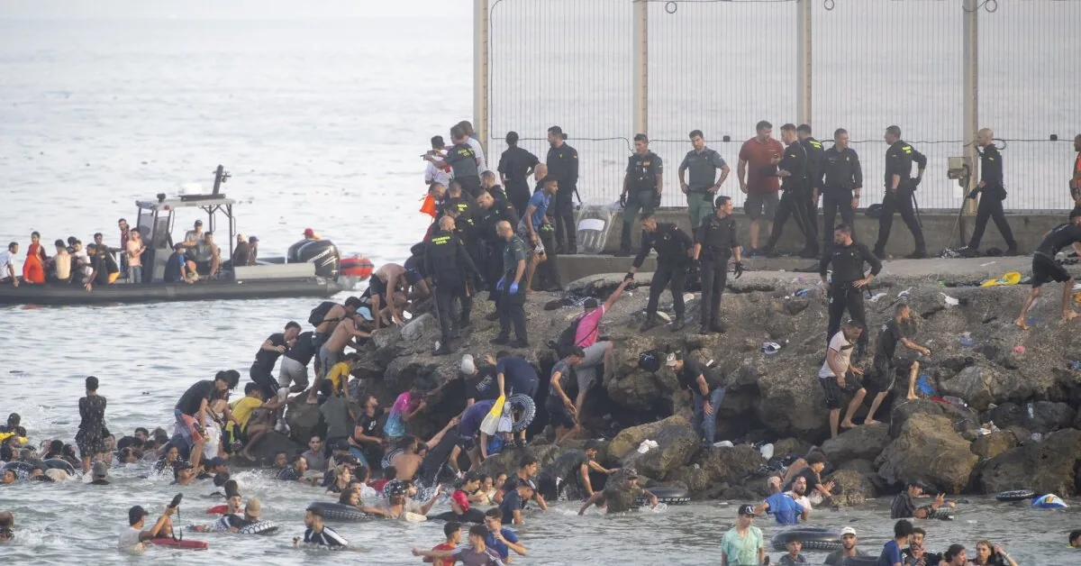 Spain sends the army: Thousands of migrants have "completely destroyed" the border in Ceuta