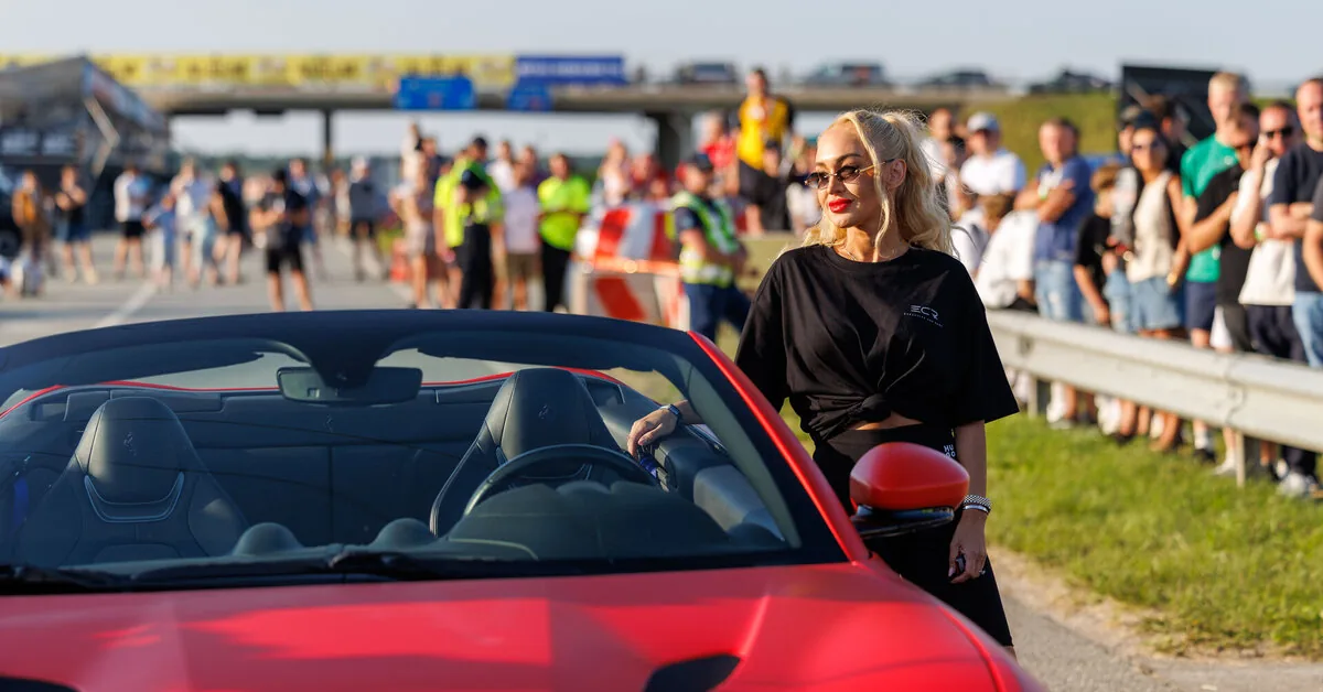 Surprise: Oksana Pikul spotted with a bright "Ferrari" on the Palanga racetrack