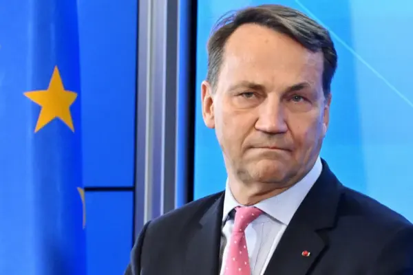 Sikorskis warned about a possible Putin move: "An armed patient is still an armed man"