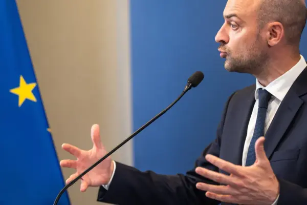 Paris announces it will summon the Russian ambassador over a "broad cyber campaign" in Europe