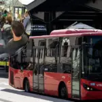 Vilnius residents raise a question about the bus to the airport: passengers with luggage have to squeeze in
