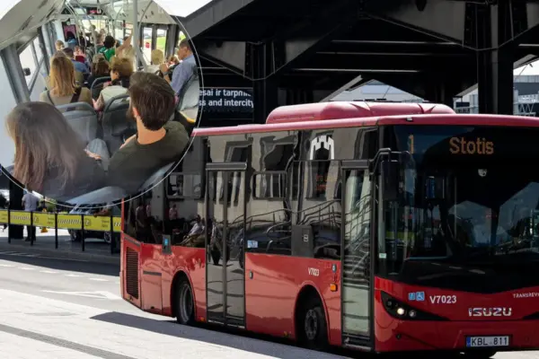Vilnius residents raise a question about the bus to the airport: passengers with luggage have to squeeze in