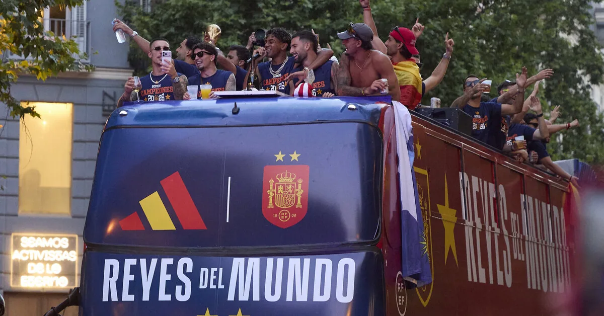 World champions Spaniards were greeted by a million-strong crowd in Madrid