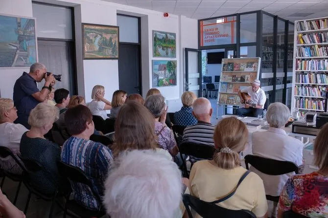 V. V. Landsbergis' creative evening at Vievis Library, 2024. Photo: Mantas Petrauskas.
