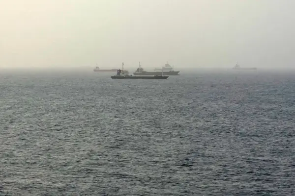 Media: Iranian Revolutionary Guard stops 3 oil tankers in the Strait of Hormuz